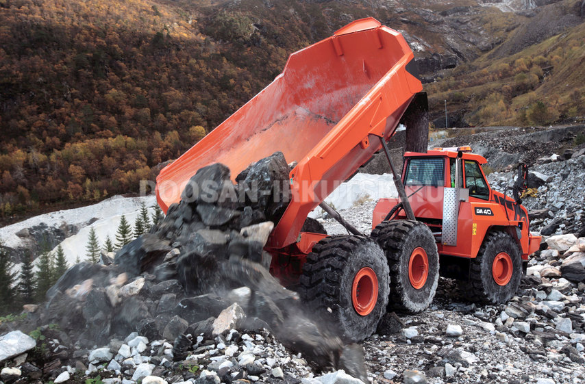 Шарнирно-сочлененный самосвал DOOSAN DA 40